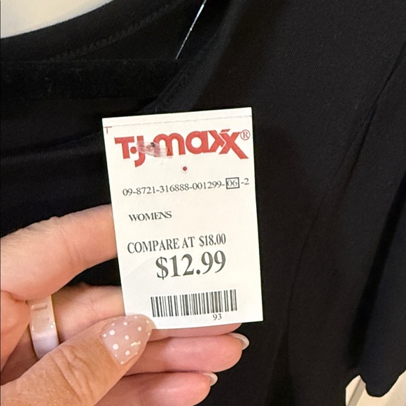 Cable & Gauge Black Short Sleeve Top - Picture 4 of 7